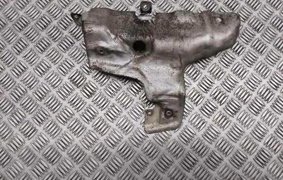 Volvo V70 Heat shield in engine bay 31361957