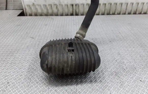 Audi A4 S4 B7 8E 8H Vacuum air tank 8E0129955