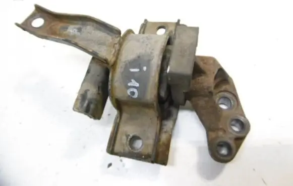 Hyundai i10 Engine mounting bracket