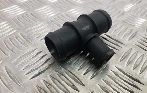 Volkswagen Tiguan Engine coolant pipe/hose N906929