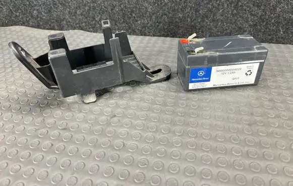 Mercedes-Benz GL X166 Car battery N000000004039