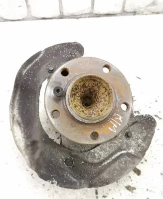 BMW 4 F36 Gran coupe Front wheel hub