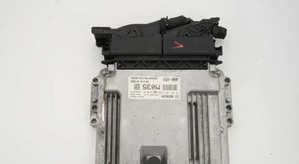KIA Sorento Engine control unit/module 391102FBB5 0281031788