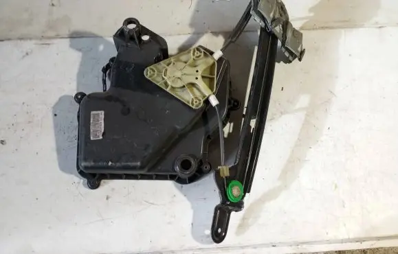 Seat Leon (1P) Sliding door window regulator with motor 1P0867444A 1K0959704N
