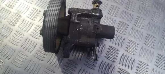 BMW 3 E36 Power steering pump 1722556