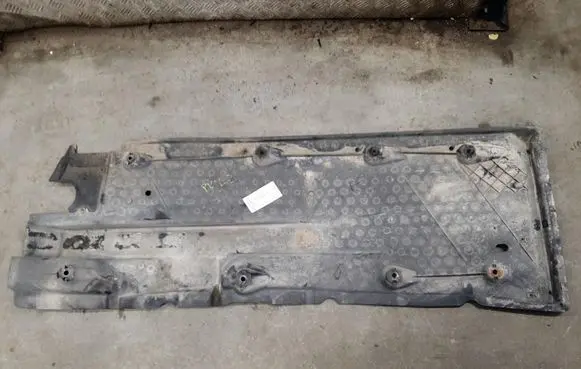 Volkswagen Golf Plus Side bottom protection 1K0825202AS