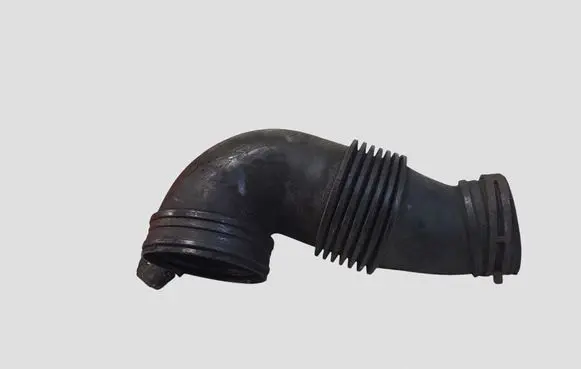 Volkswagen Touareg I Air intake hose/pipe 7L6129532