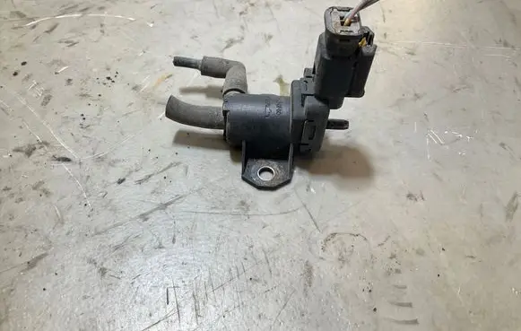Ford Focus Turbo solenoid valve 9688124580