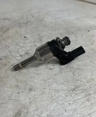 Audi A1 Fuel injector 03F906036B