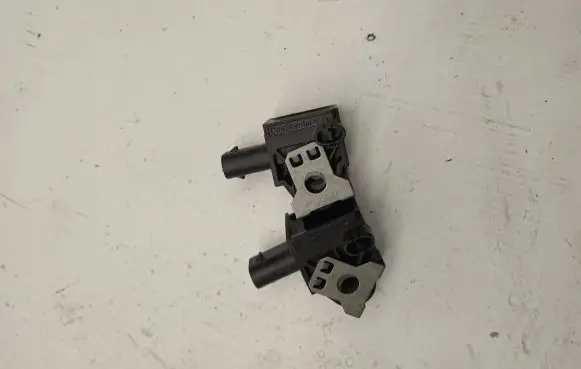BMW X5 F15 Airbag deployment crash/impact sensor 9224177