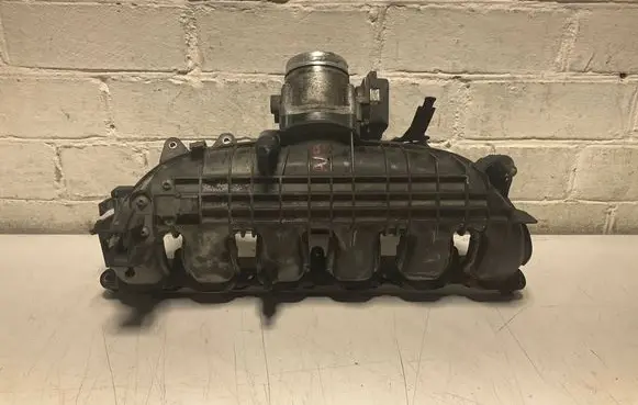 BMW 3 E90 E91 Intake manifold 7576911 11041511505