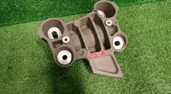 Citroen C3 Engine mounting bracket 9826364780