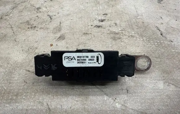 Peugeot 308 Aerial antenna amplifier 9833137780 28709E01 84074300