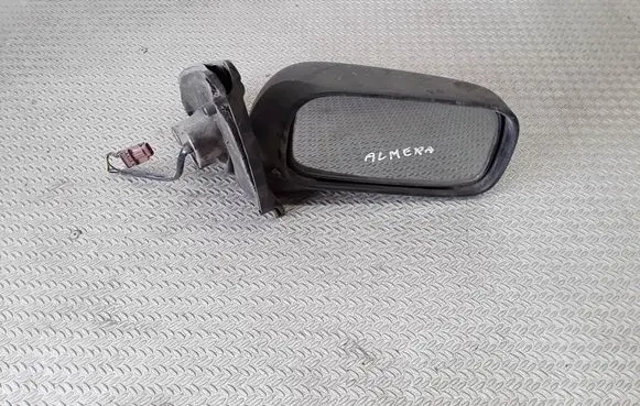 Nissan Almera Front door electric wing mirror E13020044