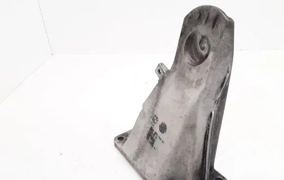 BMW 5 E60 E61 Engine mounting bracket