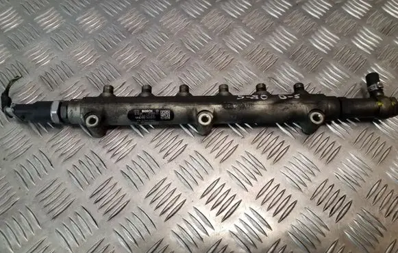 Volvo S80 Fuel main line pipe 0445215010 8658252 8631588