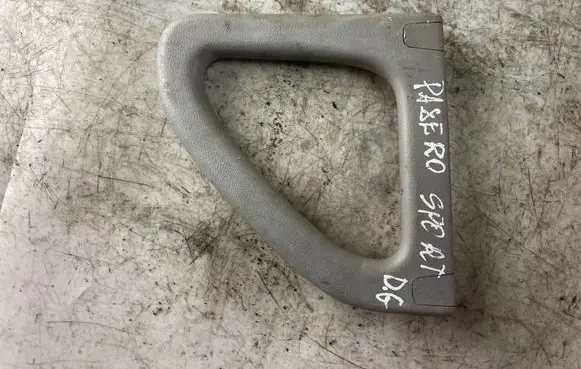 Mitsubishi Pajero Sport I Rear interior roof grab handle