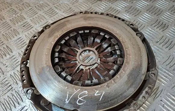 Toyota Corolla Verso AR10 Pressure plate 3100105030