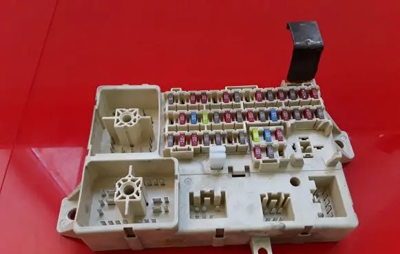 Jaguar S-Type Fuse module 4R8T14A067AB 0715041