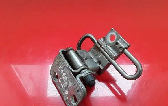 Volkswagen PASSAT B7 Rear door lower hinge 3C8833411B