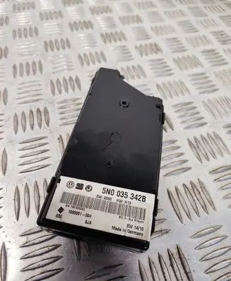 Volkswagen Golf VI USB control unit 5N0035342B
