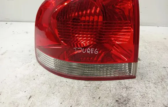 Volkswagen Touareg I Rear/tail lights 7L6945095K