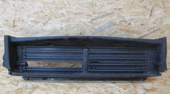 Volvo V60 Radiator trim 111093203