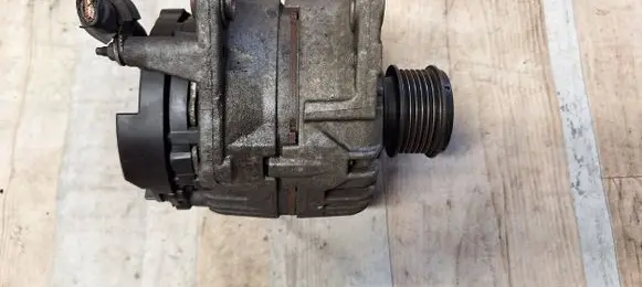 Volkswagen Fox Generator/alternator 045903023B 0124315013