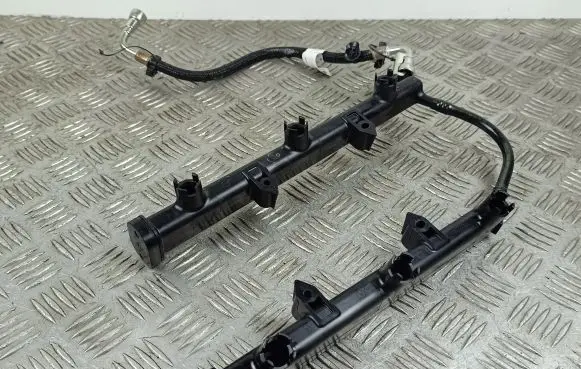Jeep Grand Cherokee WL Fuel main line pipe 05281428AA