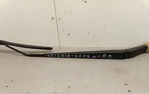 Opel Insignia B Front wiper blade arm 134714