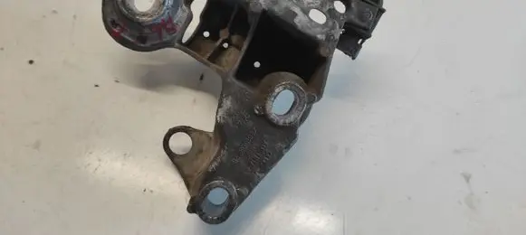 Audi A6 S6 C5 4B Engine mounting bracket 4B0199352B MD3