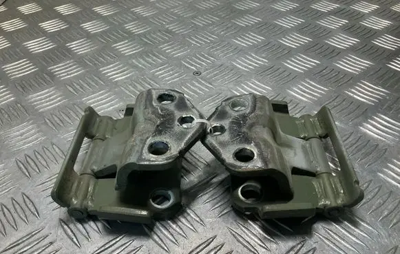 Nissan Cube Z12 Tailgate/trunk/boot hinge