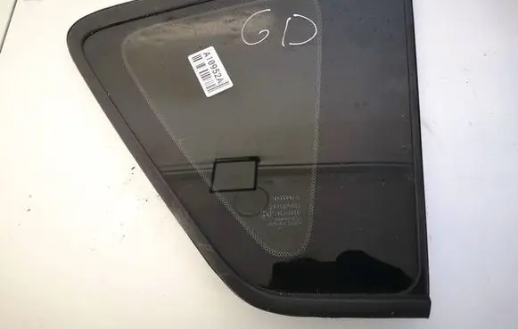 Toyota Corolla Verso AR10 Rear side window AS2