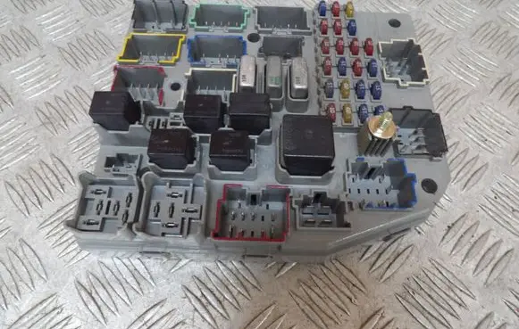 Jeep Grand Cherokee Fuse 56042002L 30959B 2G110591