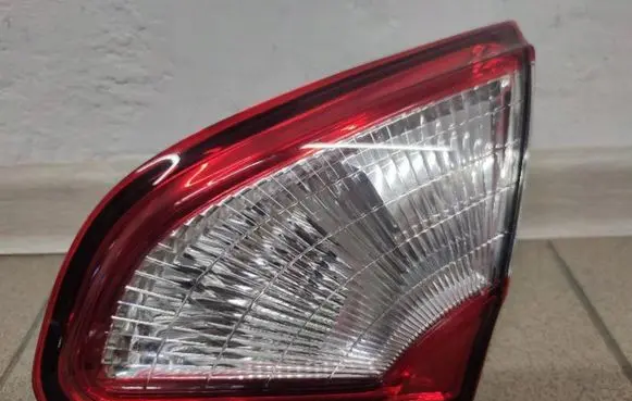 Nissan Qashqai Rear/tail lights 044177