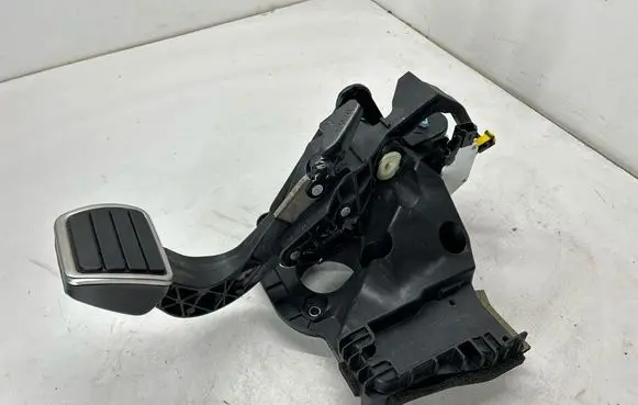Dodge Hornet Brake pedal 68616429AA 68613348AA 00505697540