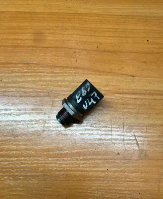 BMW 5 E60 E61 Fuel pressure sensor 0281002988 09051347730
