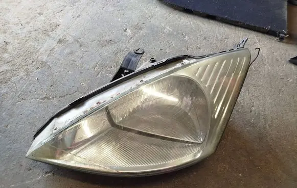 Ford Focus Headlight/headlamp XS4113006