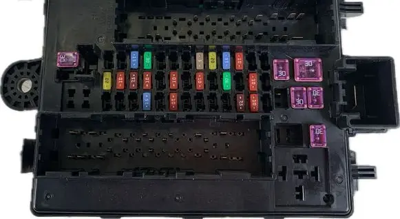 Chevrolet Traverse II Fuse box set 84281614