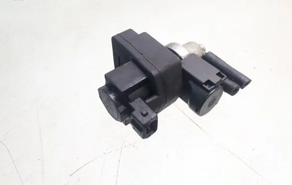Vacuum valve