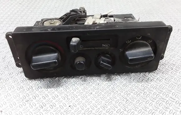 Opel Monterey Climate control unit 5261802326