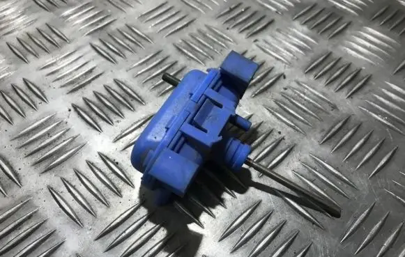 Audi A6 S6 C4 4A Central locking vacuum pump 4a0862153a