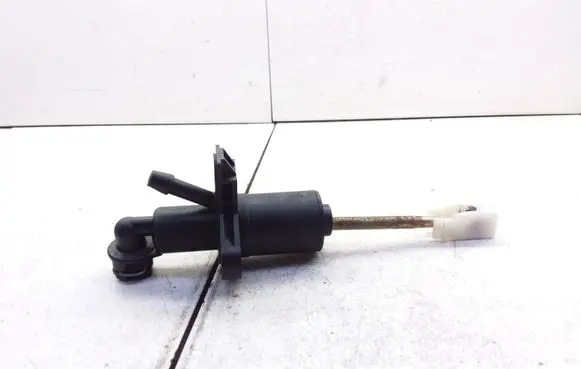 Clutch slave cylinder
