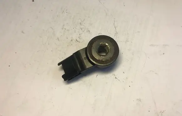 Toyota Corolla E120 E130 Detonation knock sensor 8961502020 1710001110