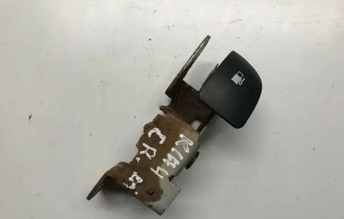 KIA Carens I Fuel tank opening switch 