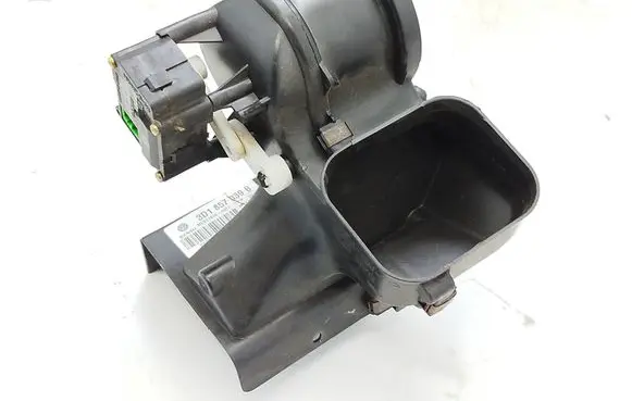 Volkswagen Phaeton Electric throttle body valve 3D1857039B