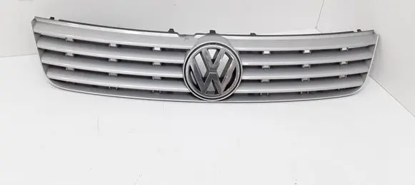 Volkswagen PASSAT B5 Front bumper lower grill 3B0853653C