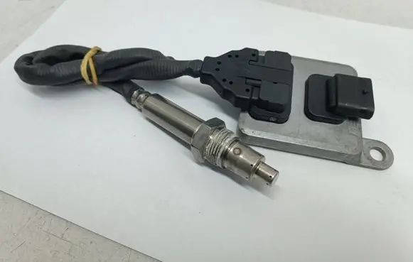 Mercedes-Benz Sprinter W906 Lambda probe sensor A0009053403 5WK96681D 0009053403