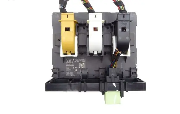 Volkswagen Scirocco Central body control module 5K0937084D 7N0937503A