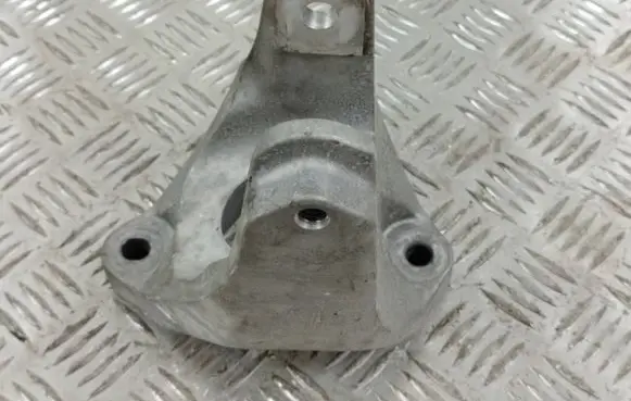 Nissan Ariya Engine mounting bracket